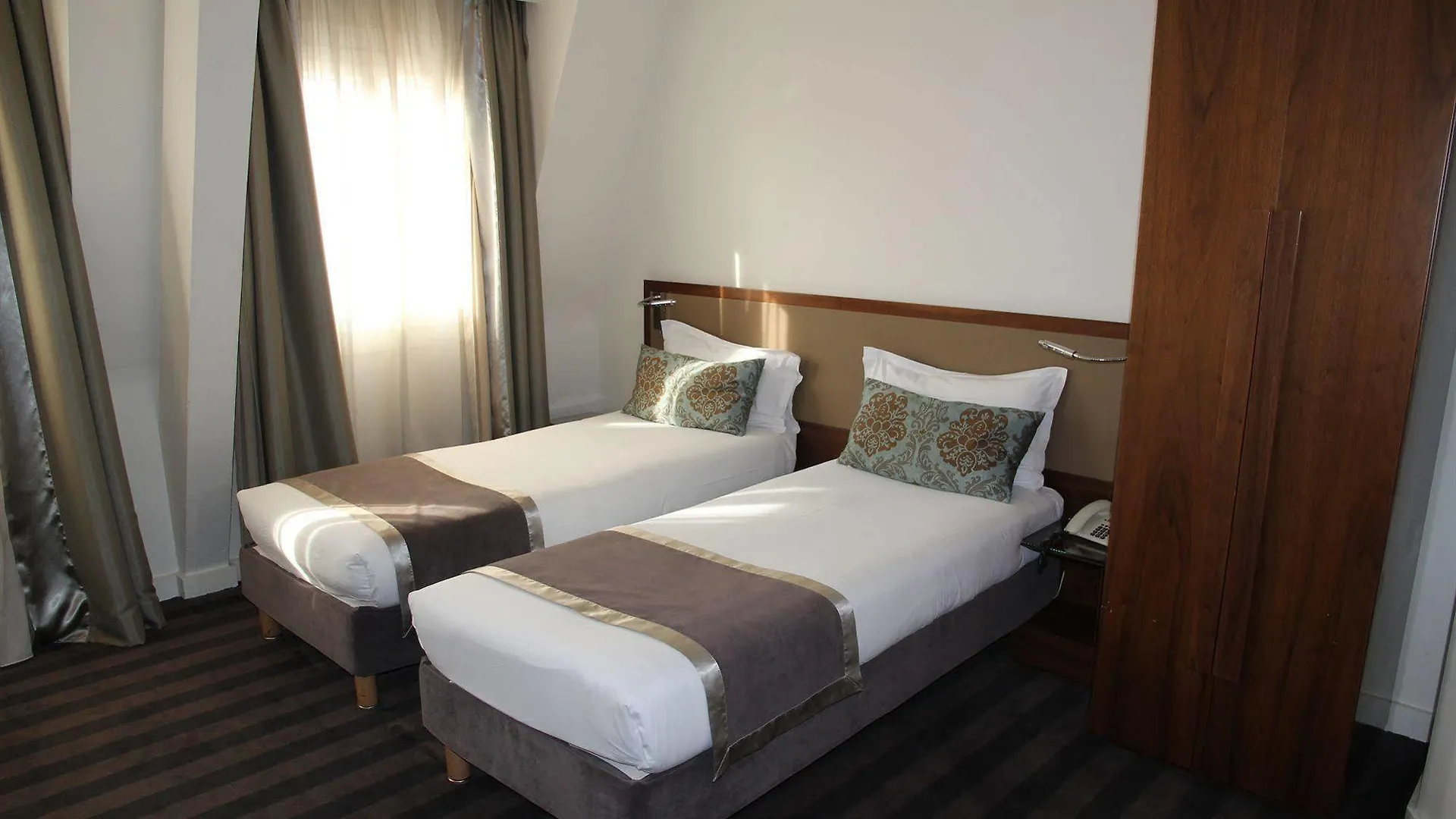 Art Hotel Paris Fransa